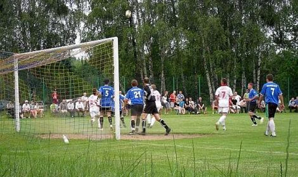 „A”-klasowe emocje : 4 gole w meczu na szczycie w gr.I