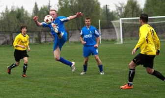 [FOTO] „Okręgówka” – po 19 kolejce : lider wygrał, Polonia Poraj traci kolejne punkty!