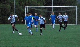 [VIDEO]  Liga Amatorów : obrońca tytułu wygrał ważny mecz!