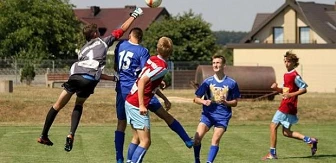 [FOTO] „Oksza Cup” :Turniejowe wygrane Rakowa (Jun.St.) i Pogoni Kamyk (Jun.Mł.)