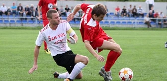 IV liga : najciekawszy mecz 8 kolejki to „derby” : Raków II – Pilica Koniecpol